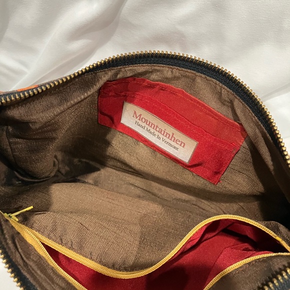 Mountainhen Handbag - Picture 6 of 6